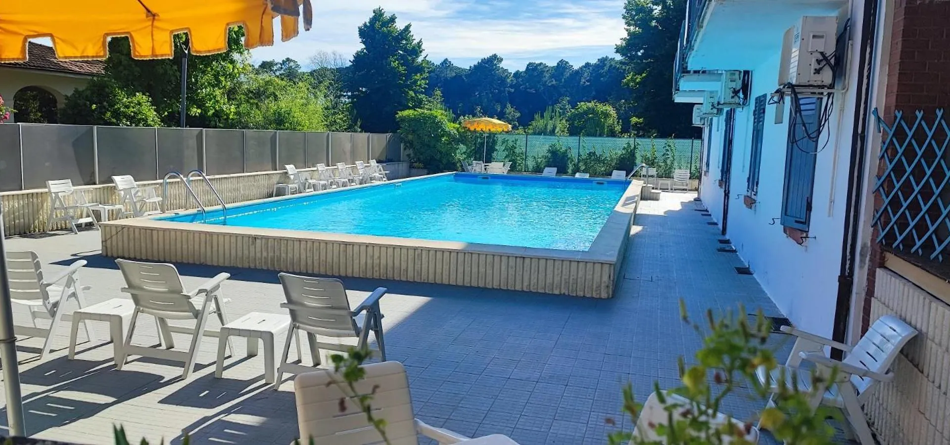 B&B Promenade Hotel Simple Con Piscina Μιλάνο Μαριτίμα