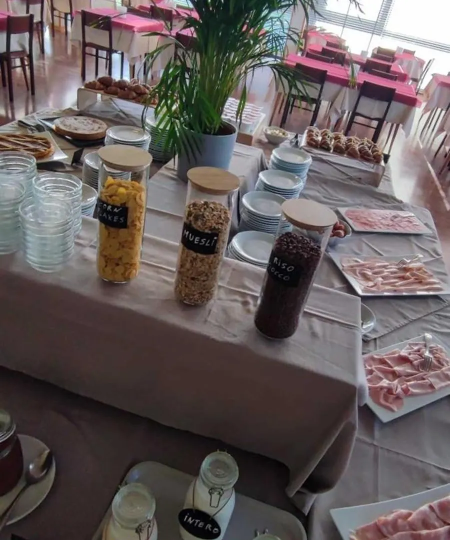 B&B Promenade Hotel Simple Con Piscina Μιλάνο Μαριτίμα