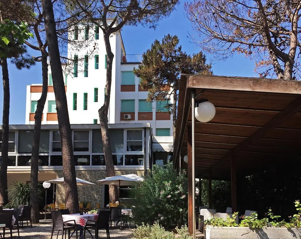 B&B Promenade Hotel Simple Con Piscina Μιλάνο Μαριτίμα